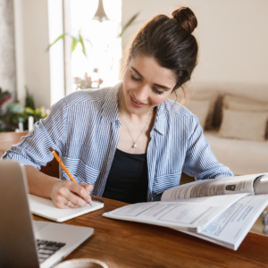 Aspirante docente soddisfatta del suo metodo di studio